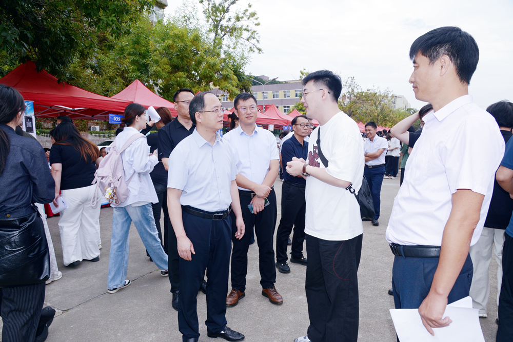 学校举办2026年高端化工产业专场双选会